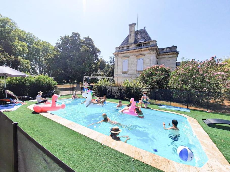 Chateau Couffins Asques Exterior photo