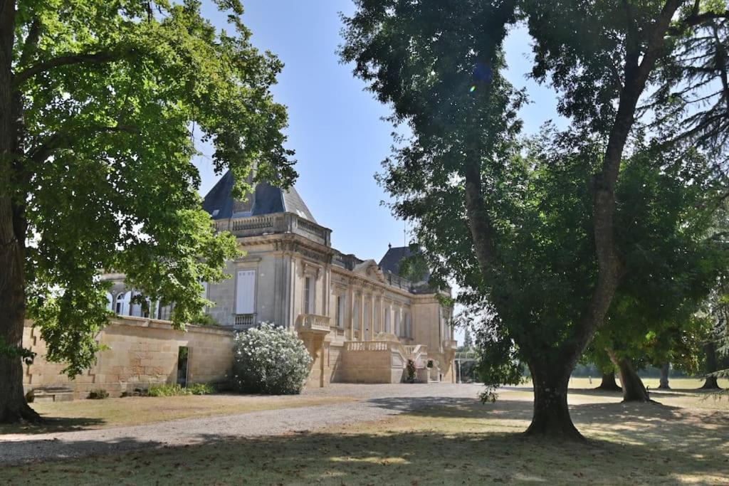 Chateau Couffins Asques Exterior photo